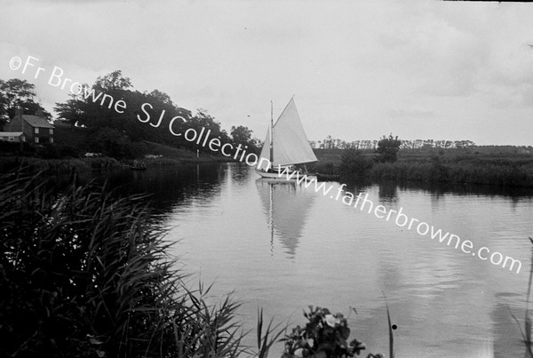 RACING ON THE WAVENEY NEAR THE FINISHING LINE QUIET AT BOATER'S HILL